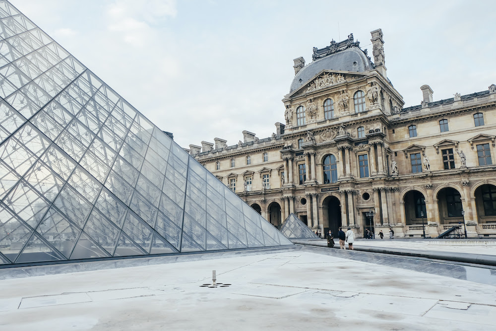 Seguendo le orme di Raffaello a 500 anni dalla sua morte: i luoghi iconici dove scoprire la sua arte con Volagratis.com