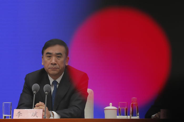 Virus, in Cina 400 casi e nove morti