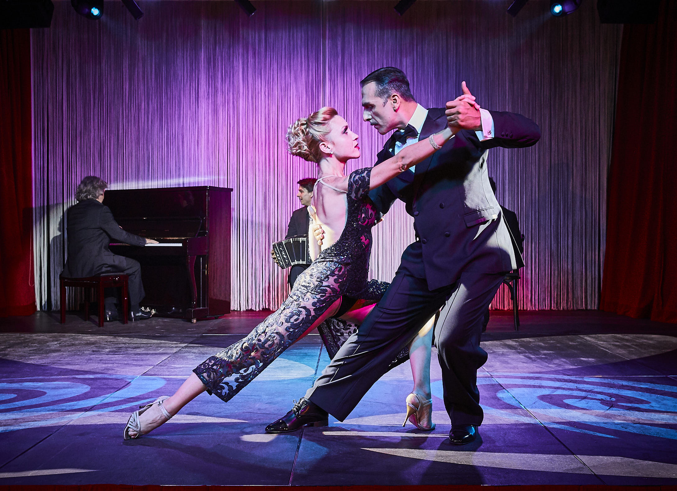 UN SAN VALENTINO DI PASSIONE  CON LA SENSUALITA’ E LA MAGIA DEL TANGO