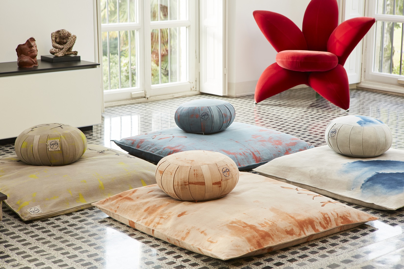 TRA SPIRITUALITÀ E BELLEZZA: È MADE IN ITALY IL PRIMO E-COMMERCE DI PRODOTTI DI DESIGN CHE PORTA LO YOGA TRA LE MURA DI CASA