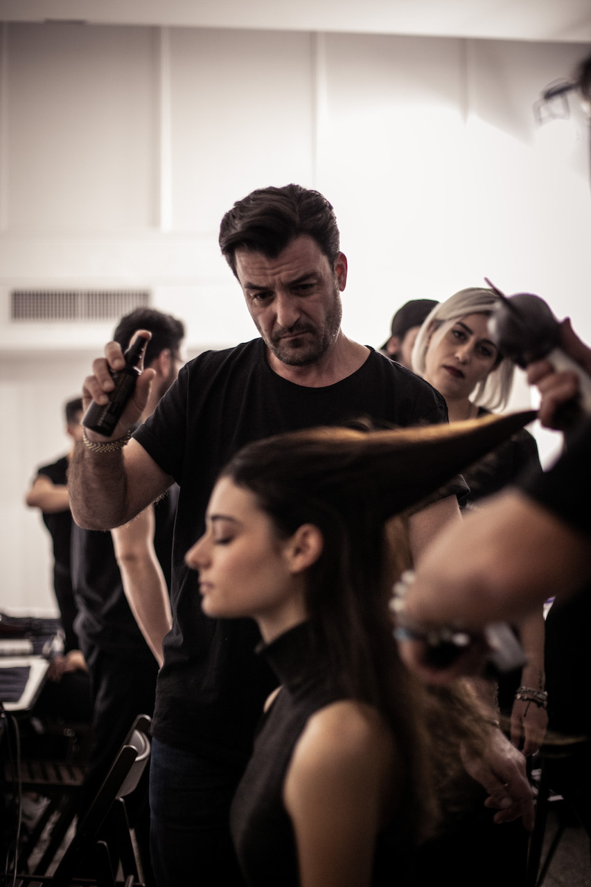 Toni Pellegrino alla Milan Fashion Week – Ha diretto il team #ART AND SCIENCE BY TONIPELLEGRINO nel backstage  dell’opening event