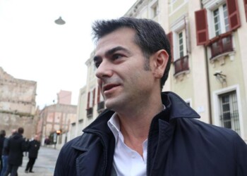Aerei e tenuta della Giunta, è scontro