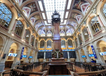 Borsa: Europa parità, future WS negativi