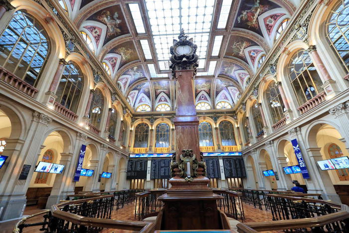 Borsa: Europa parità, future WS negativi