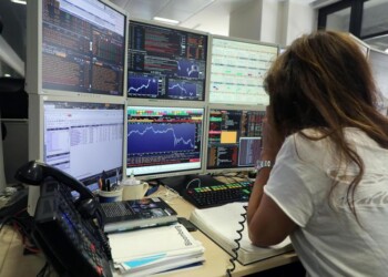 Borsa: Milano peggiora (-1,5%)