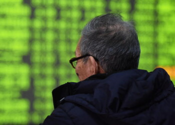 Borsa: Shanghai positiva, apre a +0,27%