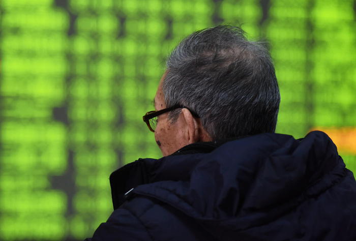 Borsa: Shanghai positiva, apre a +0,27%