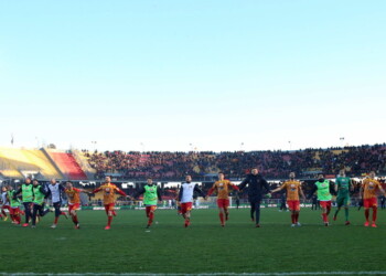 Calcio: Lecce-Spal 2-1, terza vittoria di fila per Liverani