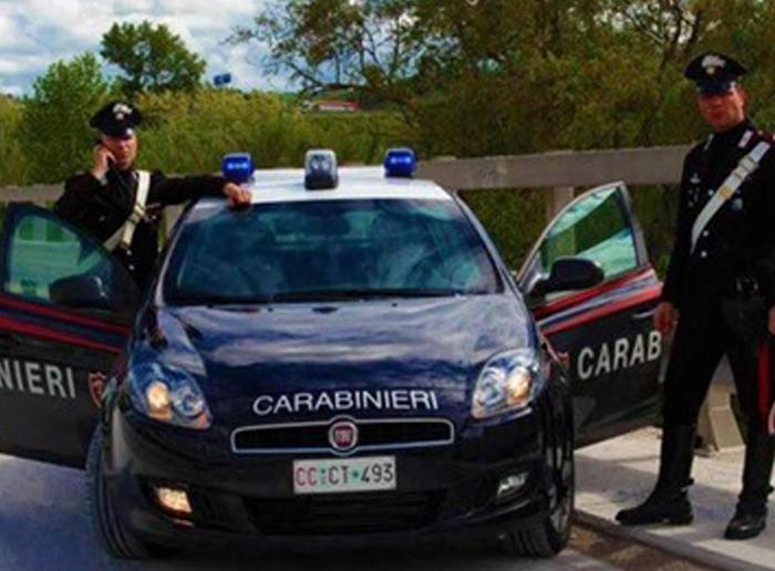 A Sant'Onofrio, in una via del centro, pochi giorni fa sono apparse delle siringhe per strada.