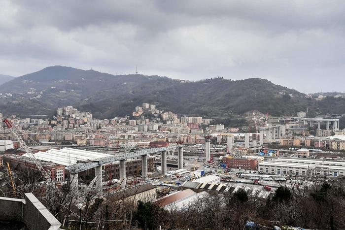 Commissario ponte blocca ditta