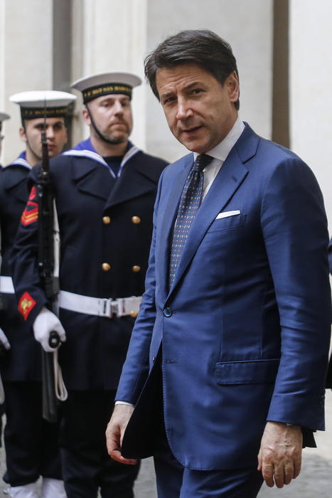 Conte in visita allo Spallanzani