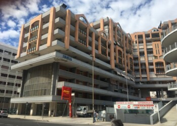 Coronavirus: giudice Bari con mascherina