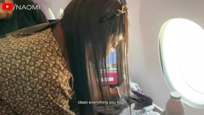 Coronavirus, la routine aeroportuale di Naomi Campbell diventa virale Coronavirus, la routine aeroportuale di Naomi Campbell diventa virale