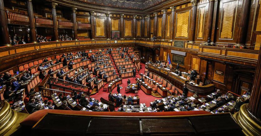 Dal taglio del cuneo al milleproroghe: ingorgo di decreti legge in parlamento