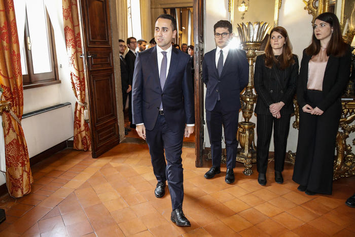 Di Maio a Bengasi per incontrare Haftar