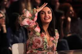 “Elettra per chi voti?”. E risponde così  