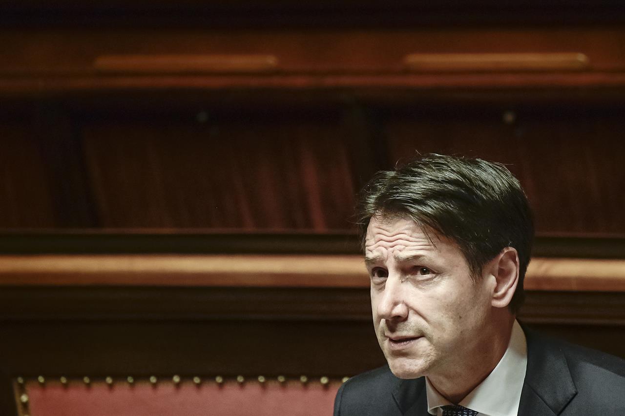 I vertici della magistratura sbriciolano il Conte uno, mentre il Conte due si gira dall’altra parte