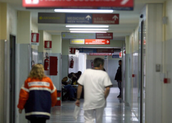 In urto scoppia airbag, morto neonato