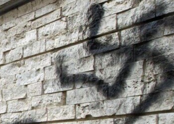 Ravenna, sfregio su monumento partigiano