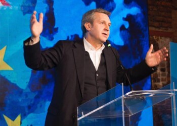 Renzi, Carfagna, Calenda, Bonino e Parisi insieme: Della Vedova lancia la federazione antipopulista