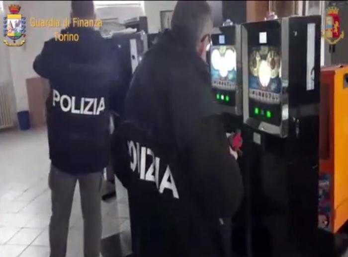 Slot machine erano modificate, migliaia i giocatori truffati