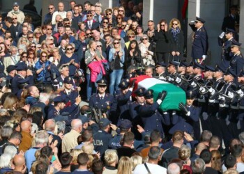 Sparatoria Questura Trieste: autopsia, sparati sette colpi