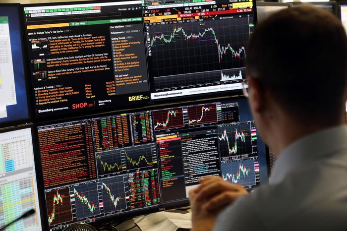 Spread Btp Bund poco mosso a 134 punti