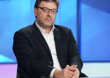 Torna in campo l’esecutivo istituzionale di Giorgetti