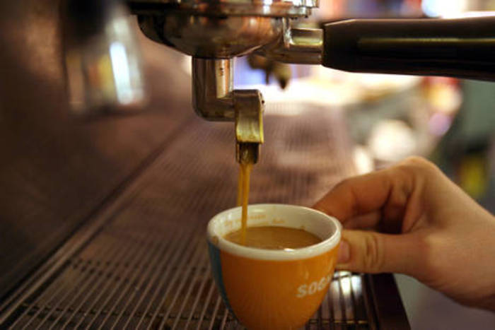 Tumori: bere caffè può ridurne il rischio
