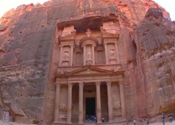 Ucciso dalla caduta di massi a Petra