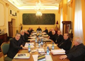 Vescovi Calabria, evitare segno di pace
