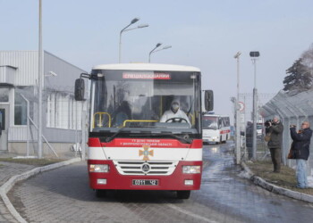 Zelensky, attacchi a bus roba medioevale