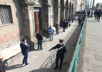700 in fila a mensa per i poveri