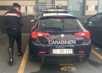 A 85 anni deruba suo coetaneo al market