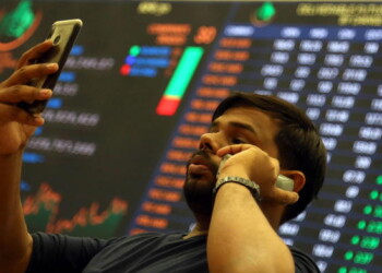 Borsa: Europa apre in forte calo