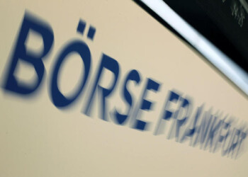 Borsa: Europa spumeggiante attende Usa