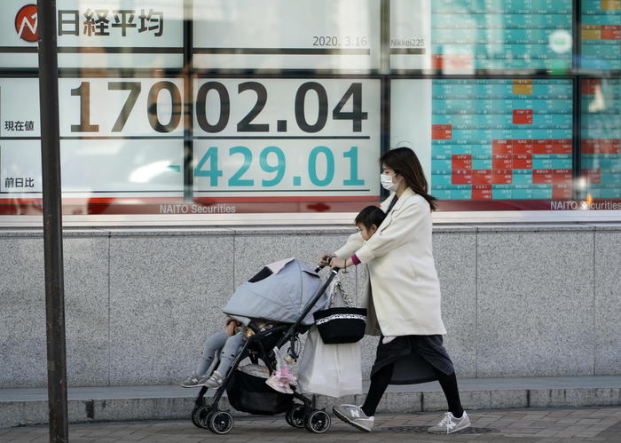 Borsa: Tokyo, apertura in forte calo
