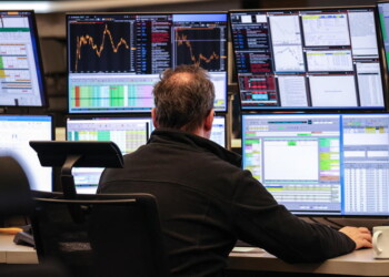 Borsa: Europa tonica con Bce, Parigi +3,5%