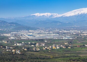 ‘Chiudere fabbriche’, 41 sindaci a Conte