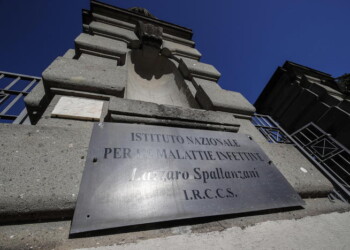 Coronavirus, agente è papà studente Roma