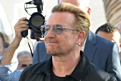 Coronavirus, Bono Vox canta per l'Italia/Il video