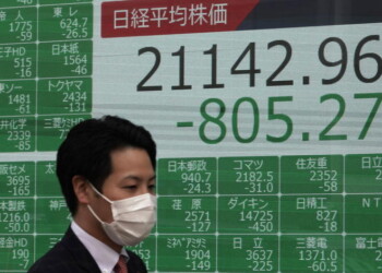 Coronavirus, Borsa Tokyo crolla a -3,17%