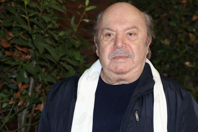 Coronavirus: da Banfi a Magalli, vip difendono cani e gatti abbandonati per colpa di allarmi fake  