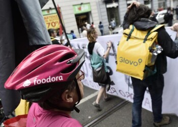 Coronavirus: i rider si fermano, ‘Governo irresponsabile’