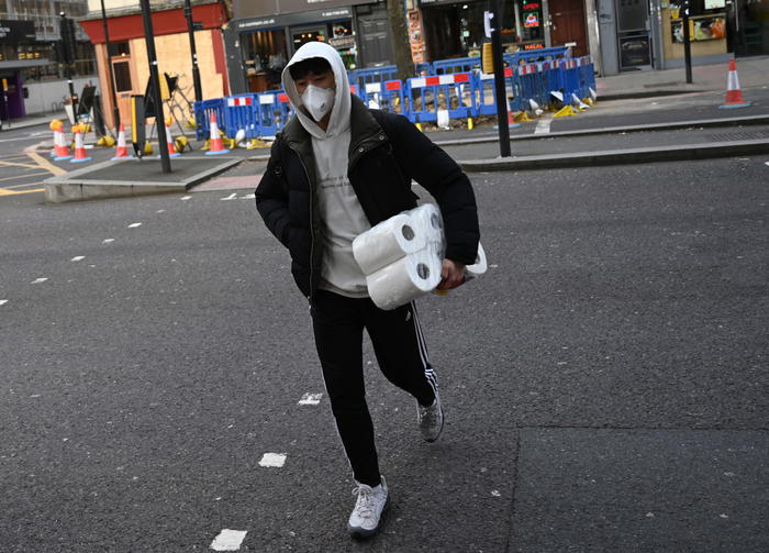 Coronavirus: impennata in Gb, 798 casi