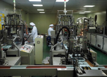 Coronavirus, in Tibet una fabbrica di mascherine a 4.500 metri di altitudine