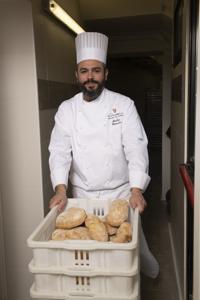 Coronavirus: panificatore, ‘triplicate richieste a domicilio, lavoro 12 ore al giorno’ 