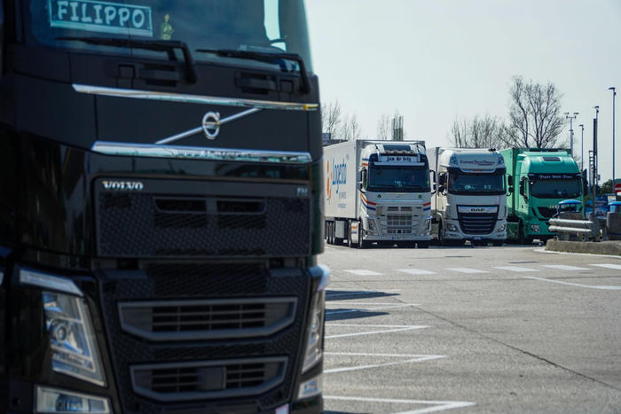 Coronavirus: perse tracce camionista con febbre 40, allarme