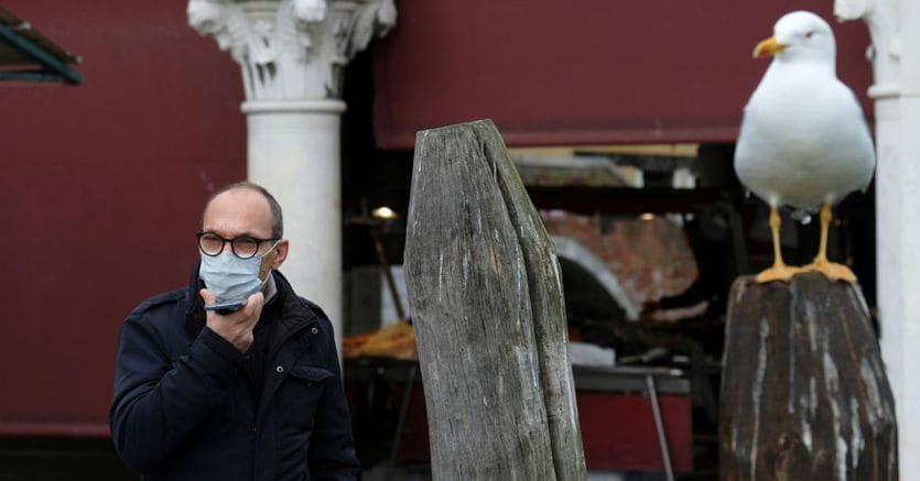 Coronavirus: stop a mutui, bollette e rinvio delle lauree. In arrivo il nuovo decretone