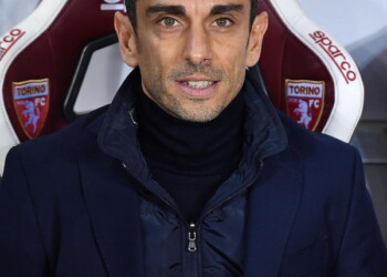 Coronavirus: Torino, Longo dura lotta, coraggio a chi combatte